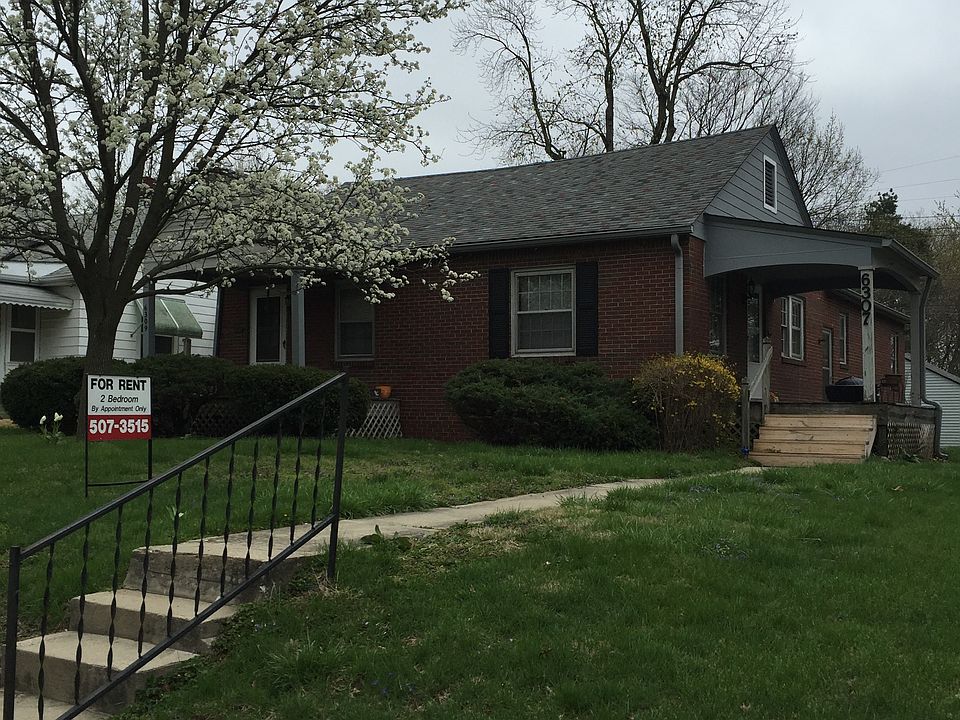 Exterior (6307 is south half of duplex)