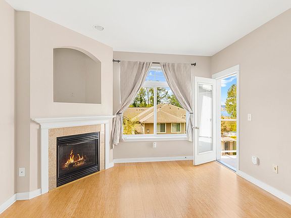 4th image of 3500 E Lake Sammamish Pkwy SE #3