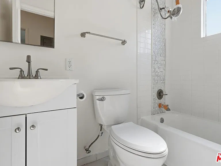 9608 W Olympic Blvd #C — Photo 10
