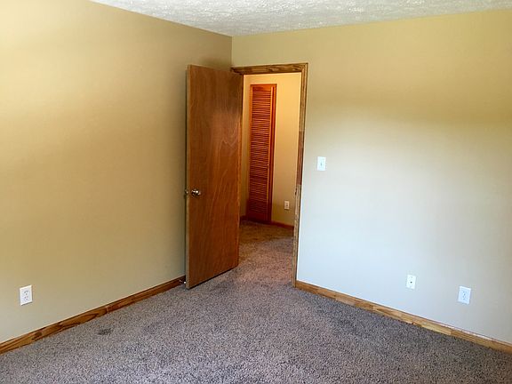 2nd image of 59 Evergreen Ln APT 9