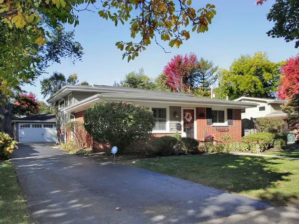 319 Drake St, Libertyville, IL 60048