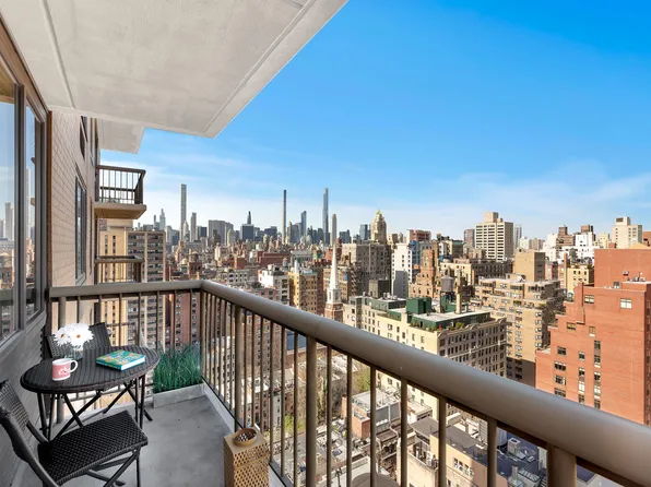 1438 Third Avenue image 1 of 18