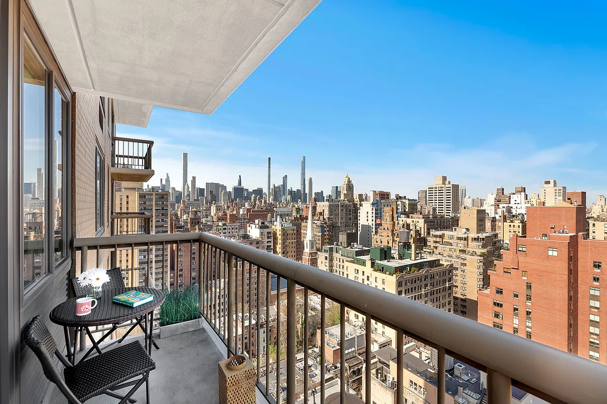 1438 Third Avenue #22B in Upper East Side, Manhattan | StreetEasy