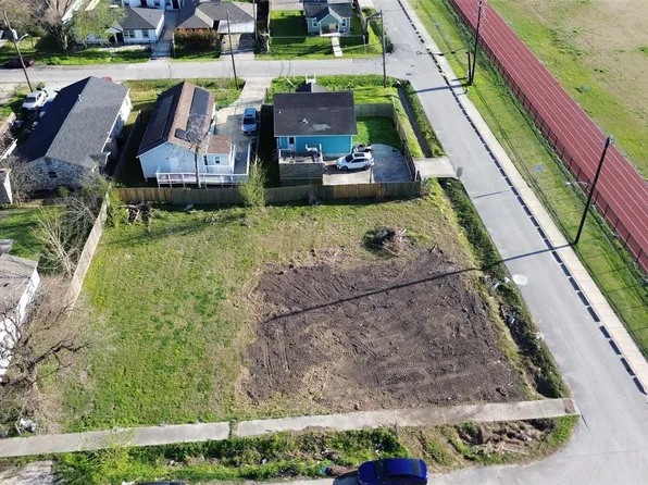 4008 Cortlandt St, Houston, TX 77018