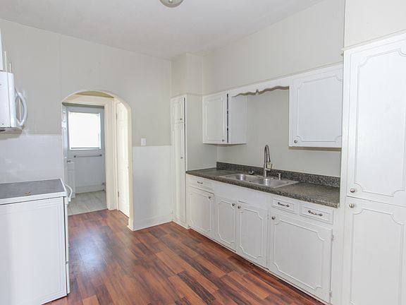 5th image of 102 W 13th St