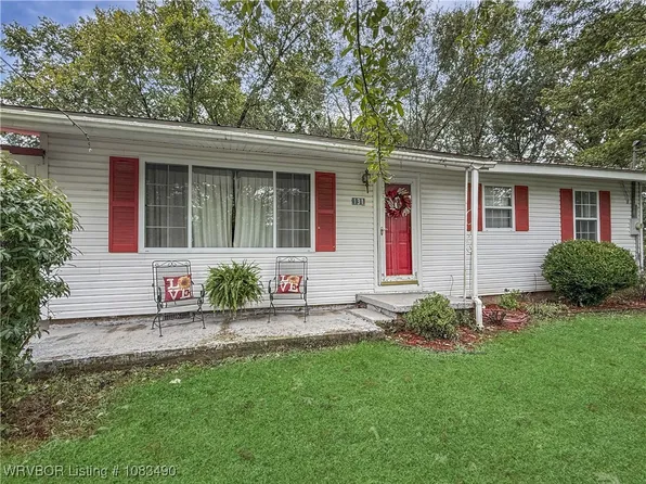 131 E North St, Waldron, AR 72958