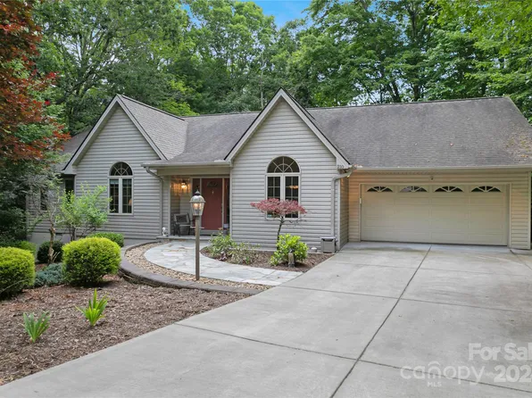 210 Ugedaliyvi Ct, Brevard, NC 28712