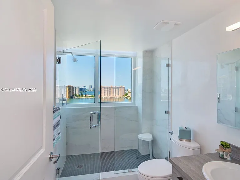 400 Sunny Isles Blvd #1805 — Photo 11