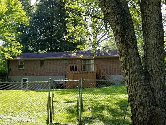 3rd image of 547 Rose Creek Dr