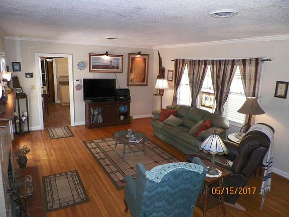 4th image of 305 Moseley Ave