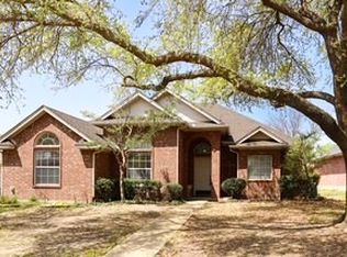 1300 Tad St, Ennis, TX 75119