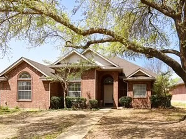 1300 Tad St, Ennis, TX 75119