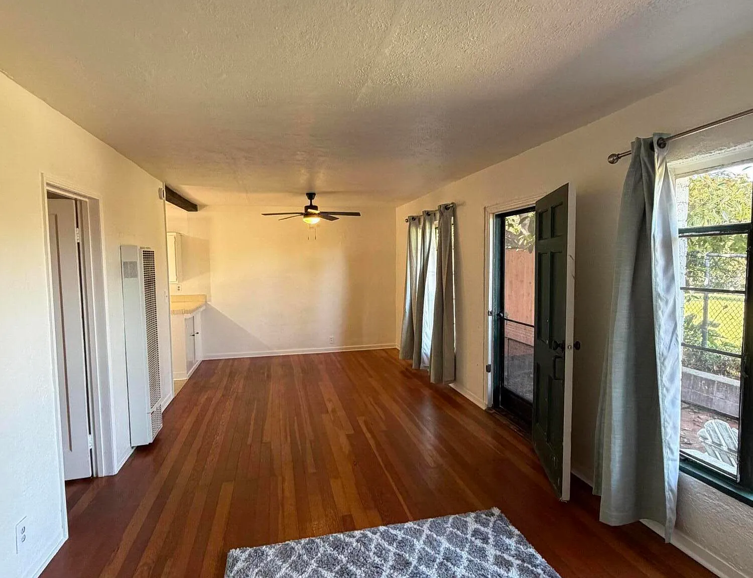 1 bed, 1.0 bath, $3,700 — Photo 3
