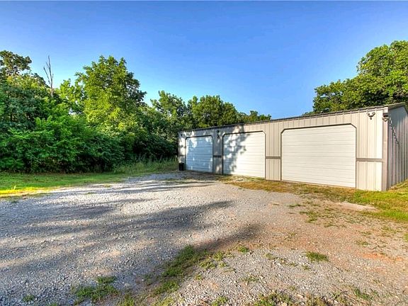 4th image of 203 Hoffman Dr