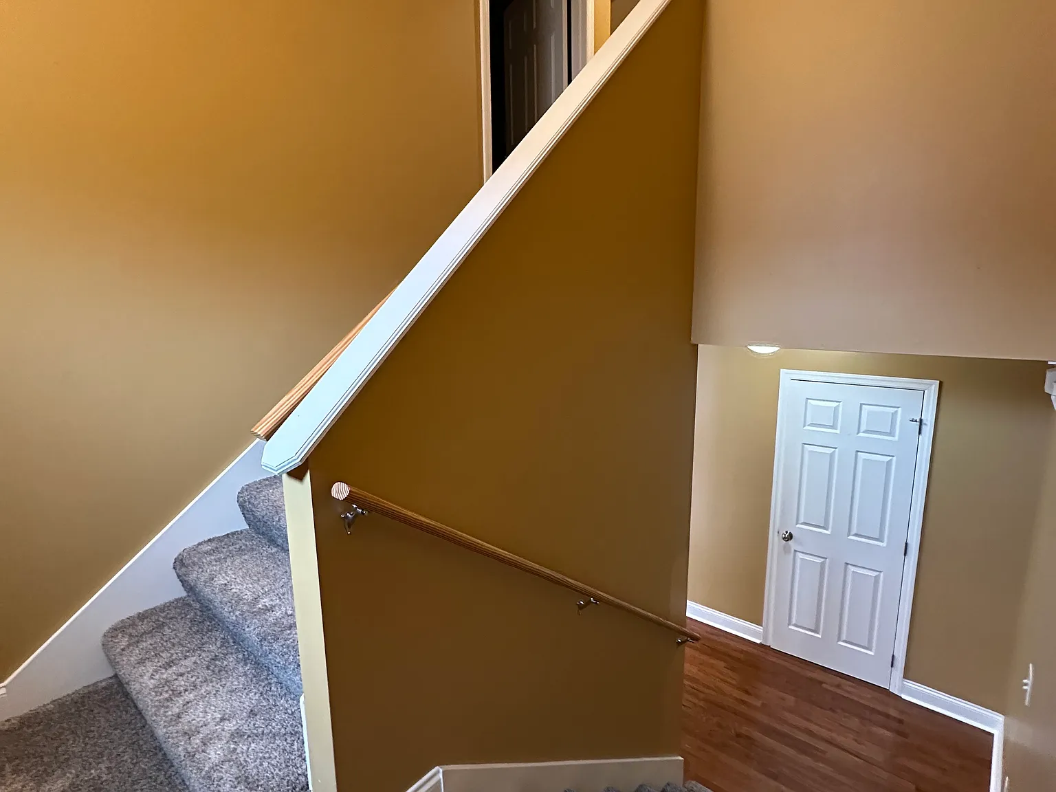3 bed, 2.5 bath, 2424 sqft, $2,300 — Photo 4