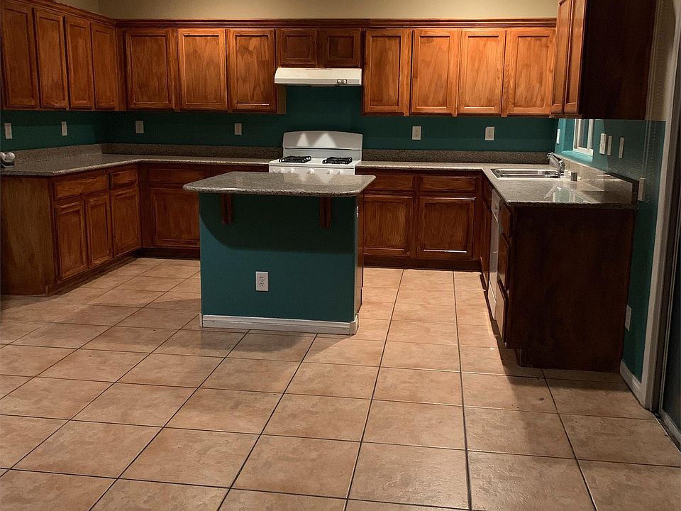 2nd image of 4421 Cormorant Ave