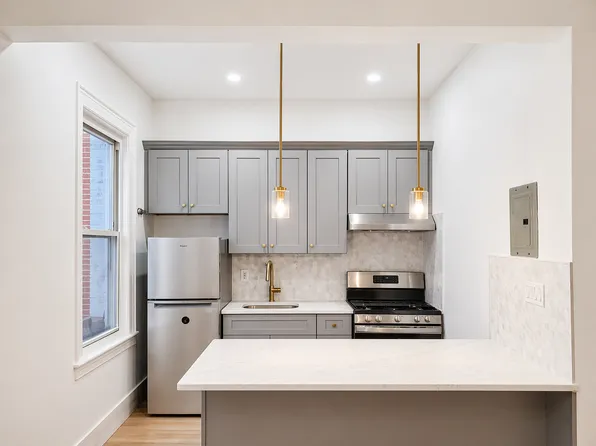 31-23 42nd St, Astoria, NY