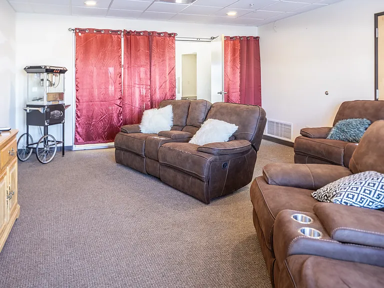 325 Campus Dr #104 — Photo 24