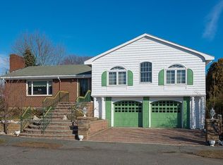 42 Hereford Rd, Marblehead, MA 01945