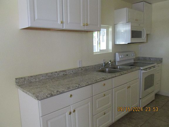 3rd image of 1081 S 2nd Ave