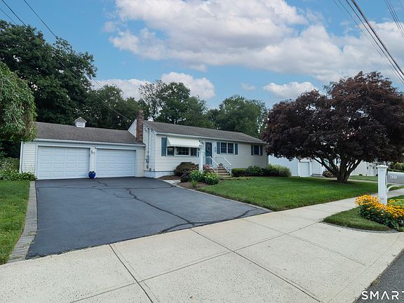 2nd image of 39 Candlewood Road
