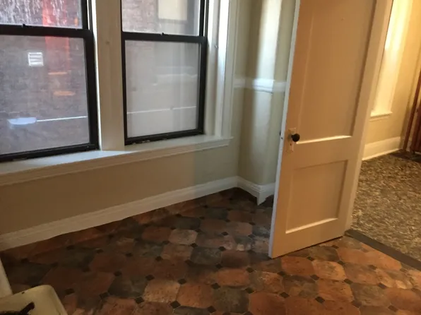 518 Park Dr #8, Boston, MA 02215