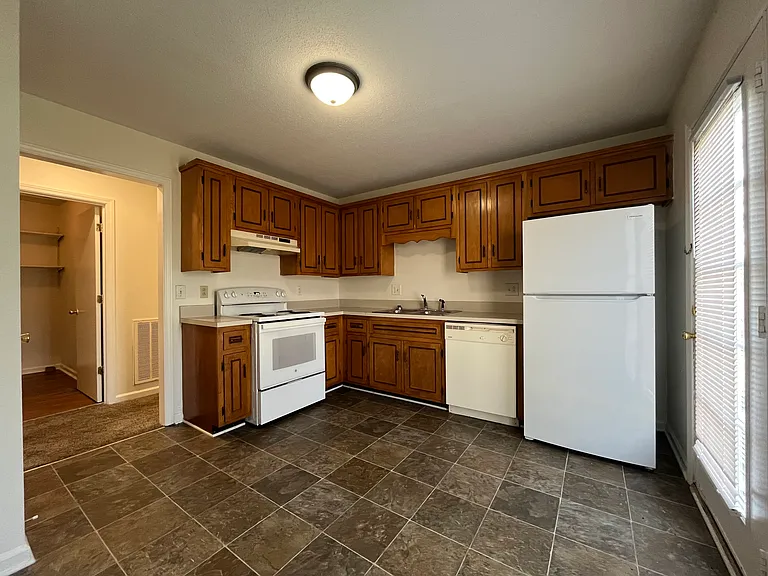 604 Fairfield Dr #A — Photo 14