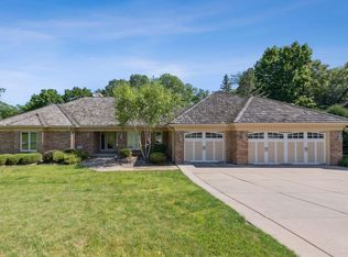 10752 Mount Curve Rd, Eden Prairie, MN 55347