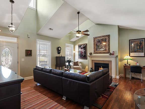 4th image of 115 Forest Cove Ln