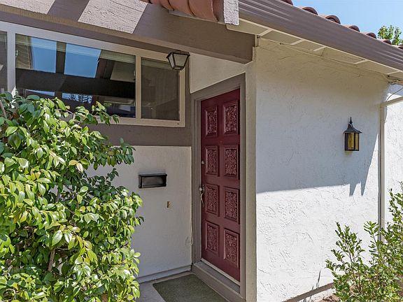3rd image of 8060 Park Villa Cir