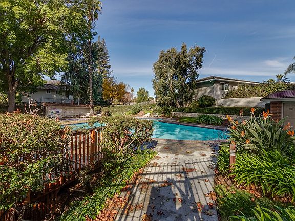 3rd image of 31577 Lindero Canyon Rd Unit 14