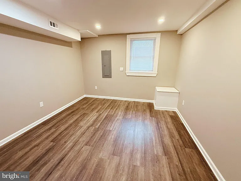 715 N Patterson Park Ave — Photo 21