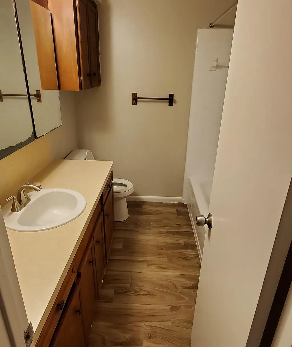 1 bed, 715 sqft, $799 — Photo 2