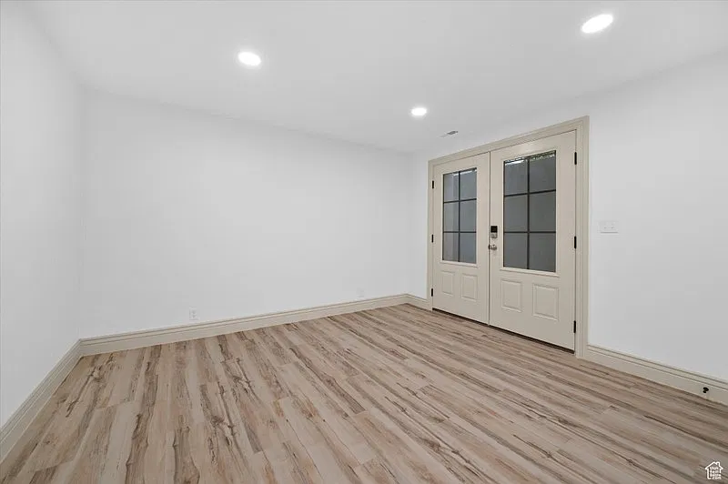 3 Beds 2 Bath Basement — Photo 4
