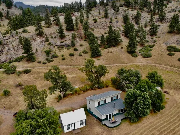 40 Meadow Harbor Ln, Cascade, MT 59421