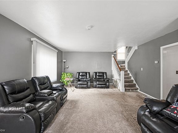 5th image of 62 Avalon Dr