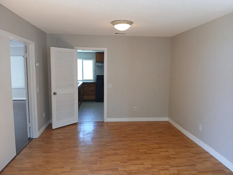 378 E Mariana St — Photo 12