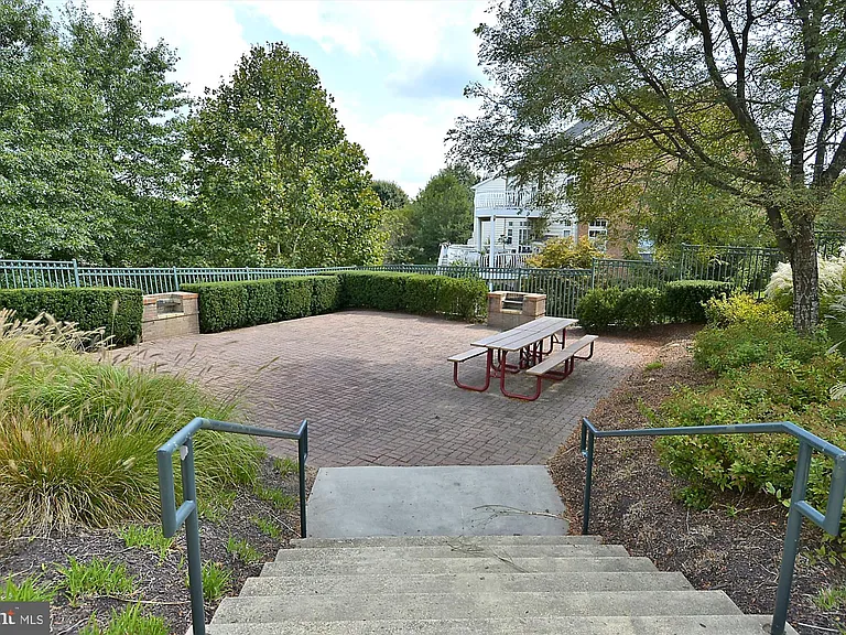 217 Highland Ridge Ave — Photo 33