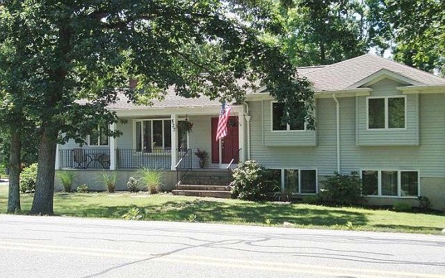 1st image of 527 Mountain Ave