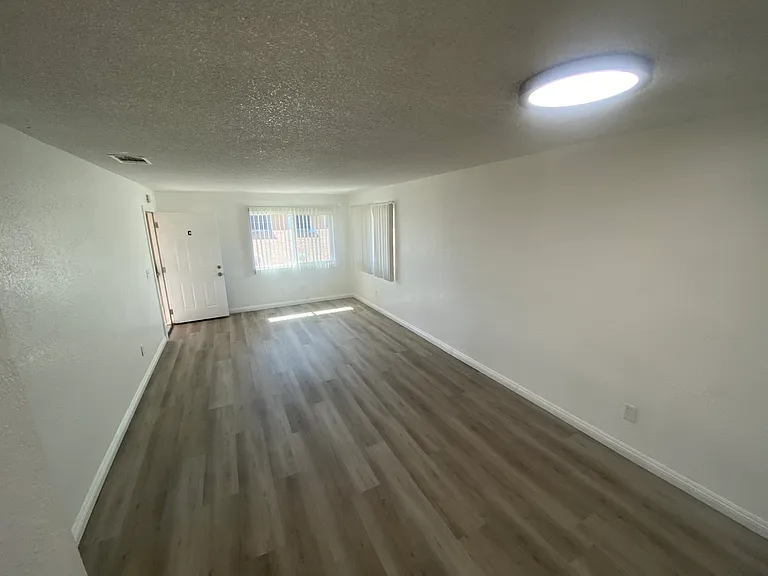 1121 Barstow Rd #C — Photo 11