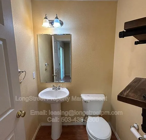 2958 NE 13th Dr — Photo 24