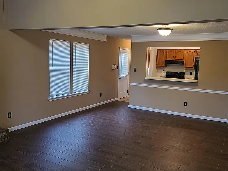 5791 Plum Valley Dr — Photo 4
