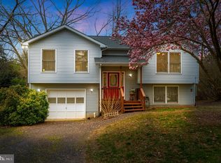 413 Lakeview Pkwy, Locust Grove, VA 22508