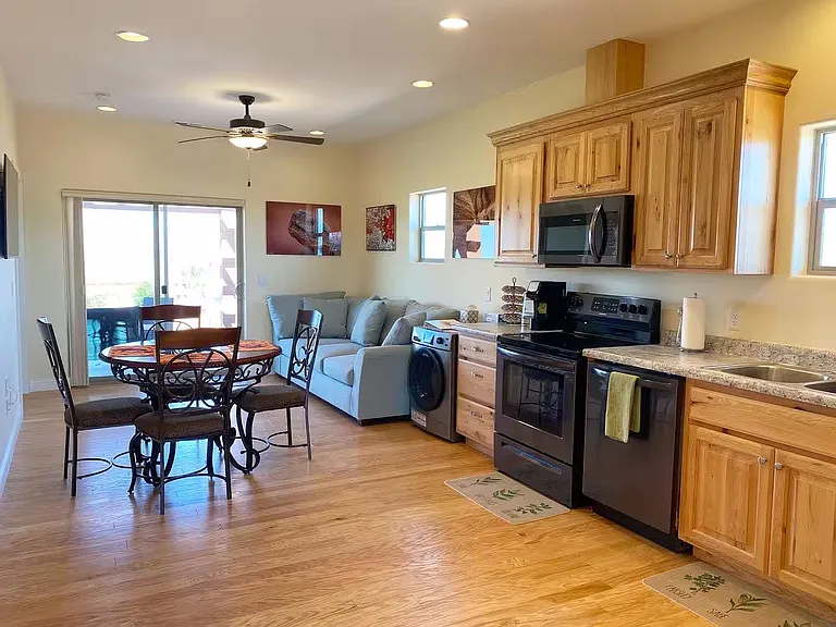 2000 S Palomar Ln — Photo 10