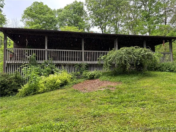 2454 E Shorts Corner Road, Pekin, IN 47165