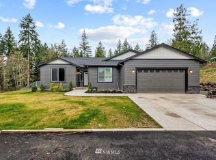 115 Axis Rd, Castle Rock, WA 98611