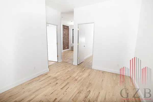 Rented by Avenues Real Estate | media 27