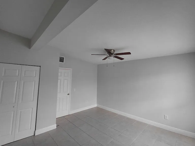 116 SE Prima Vista Blvd — Photo 5