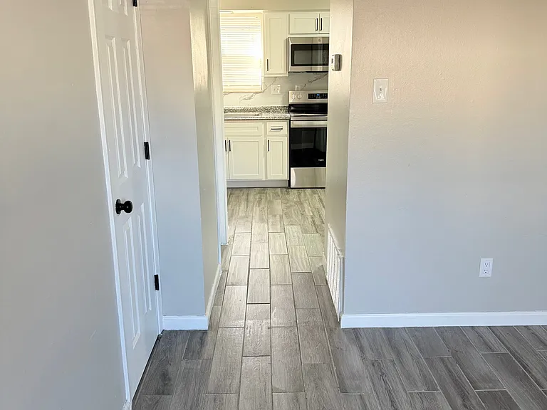 311 Park Ln #311 — Photo 6