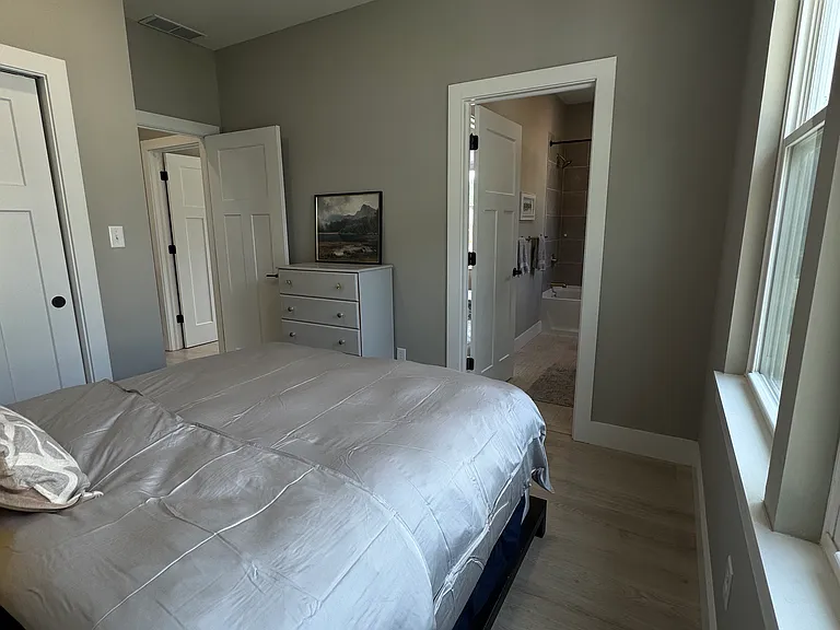 921 Laurel St — Photo 11